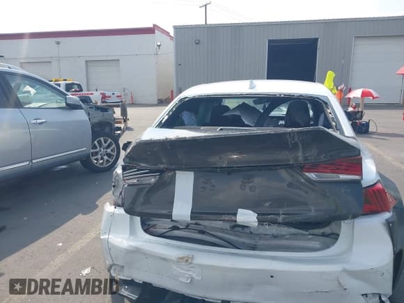 ✅ 2019 Lexus IS 350 • VIN: JTHBZ1D23K5034471 • Lot: 43063250. Listed on IAAI with 75,310 mi. Free auction sales archive from the USA and detailed vehicle history report at DreamBid. Image 16.