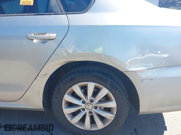 ✅ 2013 Volkswagen Passat S • VIN: 1VWAH7A35DC044284 • Lot: 43500396. Listed on IAAI with 185,372 mi. Free auction sales archive from the USA and detailed vehicle history report at DreamBid. Image 6.