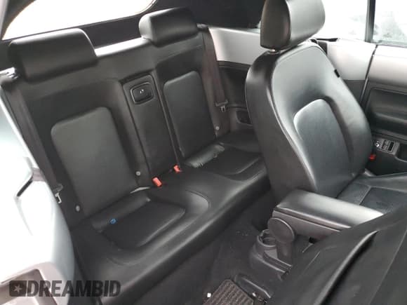 ✅ 2006 Volkswagen Beetle • VIN: 3VWRF31Y06M310356 • Lot: 46825315. Wystawiony na Copart z przebiegiem 60 445 mil. Bezpłatny archiwum sprzedaży aukcyjnych z USA i szczegółowy raport historii pojazdu na DreamBid. Zdjęcie 10.