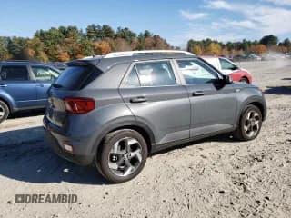 ✅ 2024 Hyundai Venue SEL • VIN: KMHRC8A37RU324053 • Lot: 76956664. Listed on Copart with 2,966 mi. Free auction sales archive from the USA and detailed vehicle history report at DreamBid. Image 3.