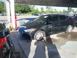 2018 Hyundai Elantra SE with VIN 5NPD74LF1JH302471, listed as a IAAI auction lot 43545456 with 190,185 mi miles and . Bid and sale history available at DreamBid. Image 2.