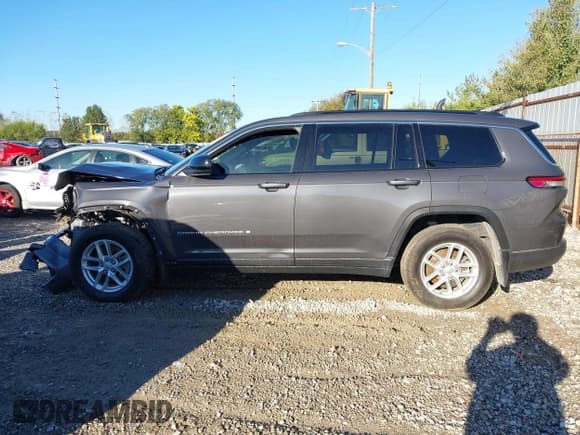 ✅ 2025 Jeep Grand Cherokee Altitude X • VIN: 1C4RJKAGXS8667884 • Lot: 43475684. Listed on IAAI with 15,020 mi. Free auction sales archive from the USA and detailed vehicle history report at DreamBid. Image 15.