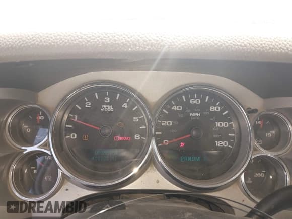 ✅ 2007 GMC Sierra 2500HD Work Truck • VIN: 1GDHC24K17E586069 • Lot: 42832256. Wystawiony na IAAI z przebiegiem 410 233 mil. Bezpłatny archiwum sprzedaży aukcyjnych z USA i szczegółowy raport historii pojazdu na DreamBid. Zdjęcie 7.