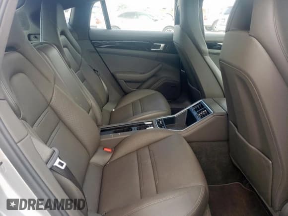 ✅ 2017 Porsche Panamera 4S • VIN: WP0AB2A71HL121667 • Lot: 54331635. Listed on Copart with 33,717 mi. Free auction sales archive from the USA and detailed vehicle history report at DreamBid. Image 10.