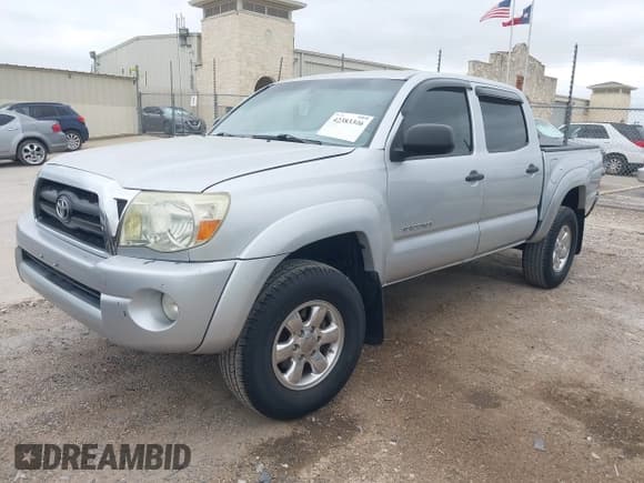 ✅ 2007 Toyota Tacoma PreRunner • VIN: 3TMJU62N37M033683 • Lot: 42383346. Listed on IAAI with 138,683 mi. Free auction sales archive from the USA and detailed vehicle history report at DreamBid. Image 2.