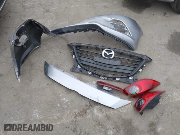 ✅ 2016 Mazda 3 i Sport • VIN: JM1BM1T7XG1350087 • Lot: 43396550. Listed on IAAI with 134,543 mi. Free auction sales archive from the USA and detailed vehicle history report at DreamBid. Image 12.