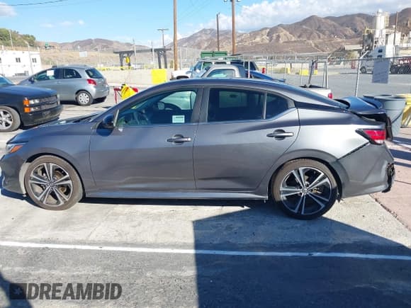 ✅ 2021 Nissan Sentra SR • VIN: 3N1AB8DV4MY217035 • Lot: 43416224. Wystawiony na IAAI z przebiegiem 96 454 mil. Bezpłatny archiwum sprzedaży aukcyjnych z USA i szczegółowy raport historii pojazdu na DreamBid. Zdjęcie 15.