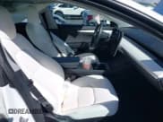 ✅ 2022 Tesla Model 3 Performance • VIN: 5YJ3E1EC2NF123525 • Lot: 43367895. Wystawiony na IAAI z przebiegiem 30 919 mil. Bezpłatny archiwum sprzedaży aukcyjnych z USA i szczegółowy raport historii pojazdu na DreamBid. Zdjęcie 5.