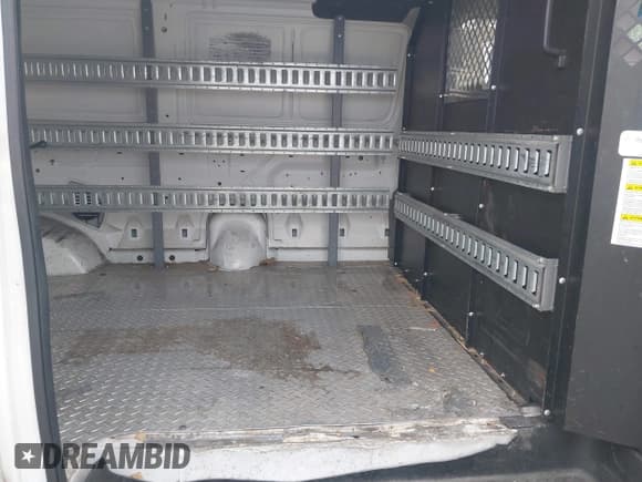 ✅ 2012 Ford Econoline Cargo Commercial • VIN: 1FDSS3EL0CDA27182 • Lot: 43386947. Wystawiony na IAAI z przebiegiem 475 593 mil. Bezpłatny archiwum sprzedaży aukcyjnych z USA i szczegółowy raport historii pojazdu na DreamBid. Zdjęcie 8.