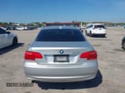 ✅ 2013 BMW 3 Series 328i xDrive • VIN: WBAKF5C50DJ297831 • Lot: 41894859. Wystawiony na IAAI z przebiegiem 87 174 mil. Bezpłatny archiwum sprzedaży aukcyjnych z USA i szczegółowy raport historii pojazdu na DreamBid. Zdjęcie 16.
