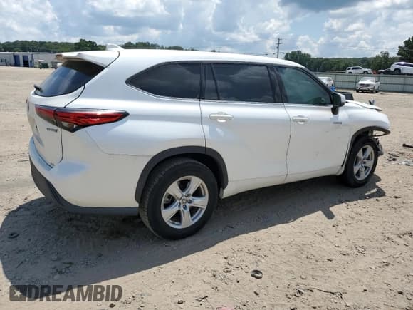 ✅ 2021 Toyota Highlander Hybrid LE • VIN: 5TDZARAH0MS008616 • Lot: 65846965. Listed on Copart with 52,153 mi. Free auction sales archive from the USA and detailed vehicle history report at DreamBid. Image 3.