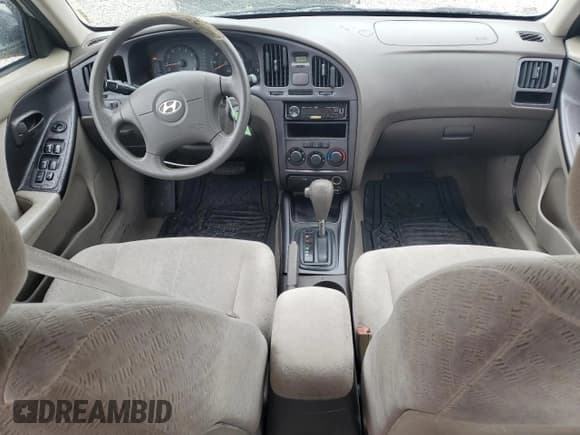 ✅ 2004 Hyundai Elantra GLS • VIN: KMHDN46D44U866539 • Lot: 70827825. Wystawiony na Copart z przebiegiem 151 995 mil. Bezpłatny archiwum sprzedaży aukcyjnych z USA i szczegółowy raport historii pojazdu na DreamBid. Zdjęcie 8.