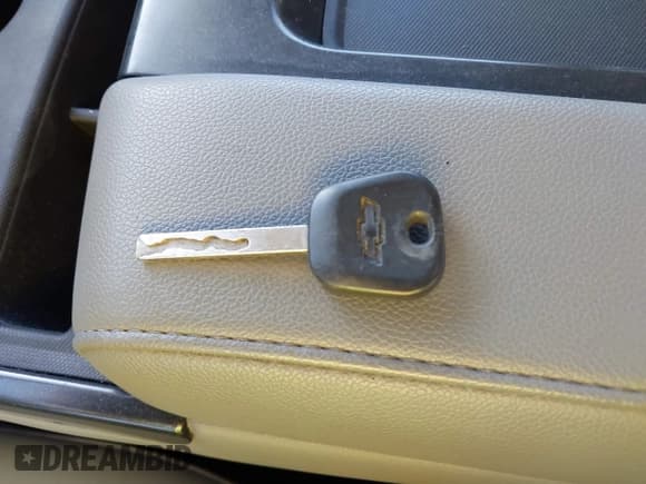 ✅ 2018 Chevrolet Silverado 1500 Work Truck • VIN: 1GCRCNEH9JZ347947 • Lot: 43656067. Wystawiony na IAAI z przebiegiem 44 355 mil. Bezpłatny archiwum sprzedaży aukcyjnych z USA i szczegółowy raport historii pojazdu na DreamBid. Zdjęcie 11.