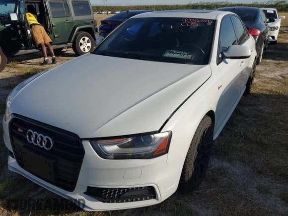 ✅ 2016 Audi S4 Premium Plus • VIN: WAUBGAFL0GA008323 • Lot: 40516593. Wystawiony na IAAI z przebiegiem 84 758 mil. Bezpłatny archiwum sprzedaży aukcyjnych z USA i szczegółowy raport historii pojazdu na DreamBid. Zdjęcie 2.