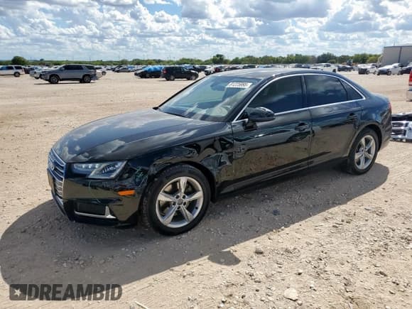 ✅ 2019 Audi A4 Premium • VIN: WAUGMAF45KA032701 • Лот: 81225995. Опубликован ранее на Copart с пробегом 92 948 миль. Бесплатный доступ к архиву аукционных продаж из США и подробный отчёт об истории автомобиля на DreamBid. Изображение 1.