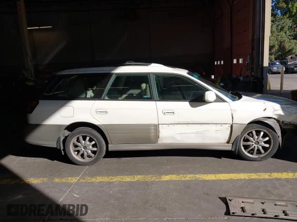 ✅ 2001 Subaru Legacy Outback Limited • VIN: 4S3BH686417601546 • Lot: 43460773. Listed on IAAI with 189,047 mi. Free auction sales archive from the USA and detailed vehicle history report at DreamBid. Image 13.