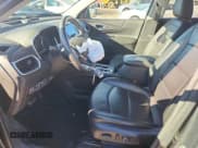 ✅ 2018 Chevrolet Equinox Premier • VIN: 2GNAXVEV3J6268543 • Lot: 91190305. Wystawiony na Copart z przebiegiem 36 115 mil. Bezpłatny archiwum sprzedaży aukcyjnych z USA i szczegółowy raport historii pojazdu na DreamBid. Zdjęcie 7.