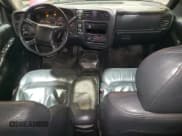 ✅ 2002 Chevrolet Blazer LS • VIN: 1GNDT13W32K232475 • Lot: 54609685. Wystawiony na Copart z przebiegiem 152 691 mil. Bezpłatny archiwum sprzedaży aukcyjnych z USA i szczegółowy raport historii pojazdu na DreamBid. Zdjęcie 8.