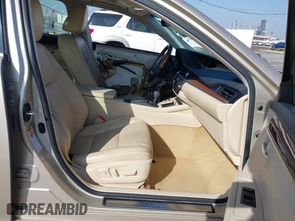 ✅ 2013 Lexus ES 300h • VIN: JTHBW1GG5D2010032 • Lot: 43599528. Wystawiony na IAAI z przebiegiem 93 348 mil. Bezpłatny archiwum sprzedaży aukcyjnych z USA i szczegółowy raport historii pojazdu na DreamBid. Zdjęcie 5.