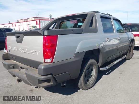 ✅ 2004 Chevrolet Avalanche Z66 • VIN: 3GNEC12T04G331664 • Lot: 43056675. Listed on IAAI with 209,767 mi. Free auction sales archive from the USA and detailed vehicle history report at DreamBid. Image 4.