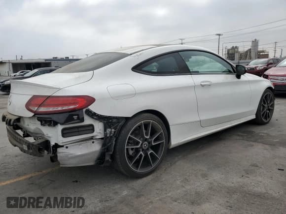 ✅ 2019 Mercedes-Benz C 300 • VIN: WDDWJ8DB0KF781187 • Лот: 70560945. Опубликован ранее на Copart с пробегом 45 567 миль. Бесплатный доступ к архиву аукционных продаж из США и подробный отчёт об истории автомобиля на DreamBid. Изображение 3.