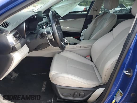 ✅ 2019 Genesis G70 Advanced • VIN: KMTG64LAXKU013473 • Lot: 59853215. Wystawiony na Copart z przebiegiem 66 946 mil. Bezpłatny archiwum sprzedaży aukcyjnych z USA i szczegółowy raport historii pojazdu na DreamBid. Zdjęcie 7.