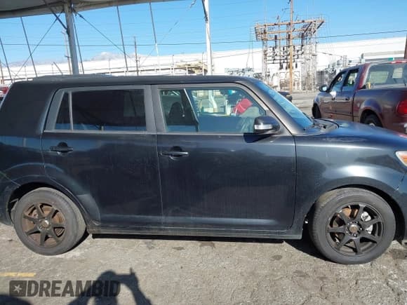 ✅ 2009 Scion xB • VIN: JTLKE50E891085278 • Lot: 43811727. Listed on IAAI with 114,160 mi. Free auction sales archive from the USA and detailed vehicle history report at DreamBid. Image 13.