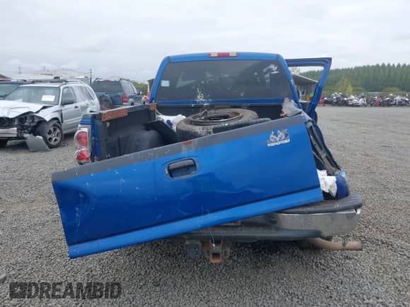 2004 Chevrolet Silverado 1500 Z71 with VIN 2GCEK13T141319493, listed as a IAAI auction lot 43398096 with Not provided miles and . Bid and sale history available at DreamBid. Image 15.