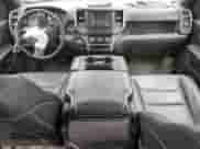 2024 Ram 1500 Tradesman z VIN 1C6SRFNT8RN222586, wystawiony jako Copart lot #57259955 z przebiegiem Nie podano mil oraz Szkoda całkowita • Salvage title. Historia ofert i sprzedaży dostępna na DreamBid. Obrazek 8.