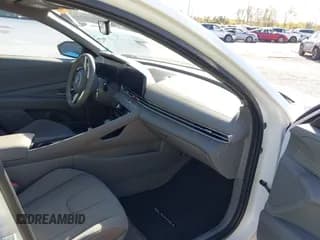 ✅ 2025 Hyundai Elantra SEL Convenience • VIN: KMHLS4DG7SU951650 • Лот: 43330896. Опубликован ранее на IAAI с пробегом 2 140 миль. Бесплатный доступ к архиву аукционных продаж из США и подробный отчёт об истории автомобиля на DreamBid. Изображение 5.