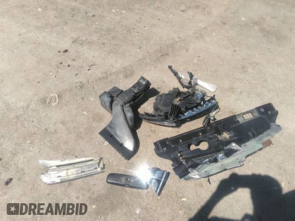 2018 Mitsubishi Outlander ES with VIN JA4AZ3A32JZ034565, listed as a IAAI auction lot 36881201 with 116,510 mi miles and . Bid and sale history available at DreamBid. Image 12.