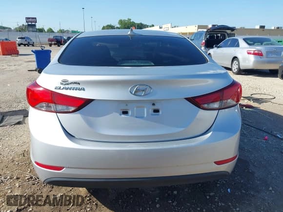 ✅ 2015 Hyundai Elantra SE • VIN: KMHDH4AEXFU263881 • Lot: 42839818. Listed on IAAI with 172,549 mi. Free auction sales archive from the USA and detailed vehicle history report at DreamBid. Image 16.