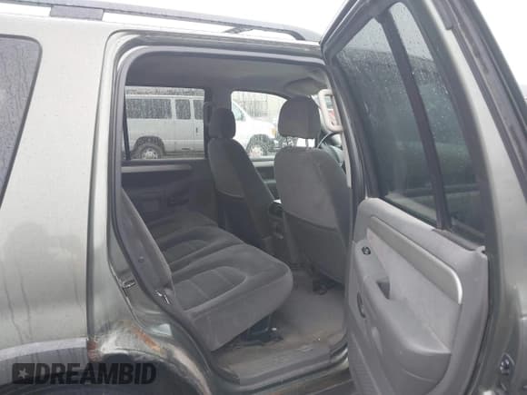 ✅ 2003 Ford Explorer XLT • VIN: 1FMZU73E13UA81241 • Lot: 41132219. Listed on IAAI with 299,709 mi. Free auction sales archive from the USA and detailed vehicle history report at DreamBid. Image 8.