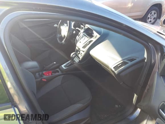 ✅ 2014 Ford Focus SE • VIN: 1FADP3K24EL396197 • Lot: 43704372. Listed on IAAI with 264,323 mi. Free auction sales archive from the USA and detailed vehicle history report at DreamBid. Image 5.