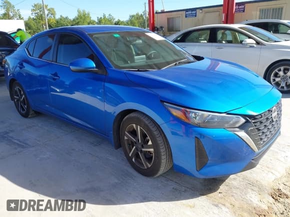 ✅ 2024 Nissan Sentra SV • VIN: 3N1AB8CVXRY264739 • Lot: 43612629. Wystawiony na IAAI z przebiegiem 52 214 mil. Bezpłatny archiwum sprzedaży aukcyjnych z USA i szczegółowy raport historii pojazdu na DreamBid. Zdjęcie 1.