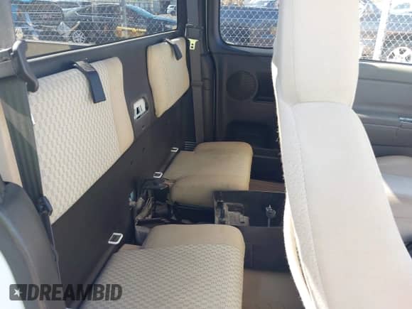 2008 Chevrolet Colorado 1LT z VIN 1GCCS39E988213338, wystawiony jako IAAI lot #42266886 z przebiegiem 33 559 mil mil oraz . Historia ofert i sprzedaży dostępna na DreamBid. Obrazek 8.