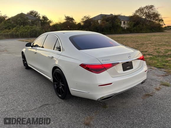 ✅ 2021 Mercedes-Benz S 580 • VIN: W1K6G7GB7MA016644 • Lot: 87174695. Listed on Copart with 49,155 mi. Free auction sales archive from the USA and detailed vehicle history report at DreamBid. Image 3.