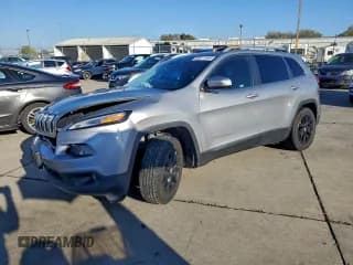 ✅ 2014 Jeep Cherokee Latitude • VIN: 1C4PJLCB1EW131677 • Lot: 93471545. Wystawiony na Copart z przebiegiem 156 823 mil. Bezpłatny archiwum sprzedaży aukcyjnych z USA i szczegółowy raport historii pojazdu na DreamBid. Zdjęcie 1.