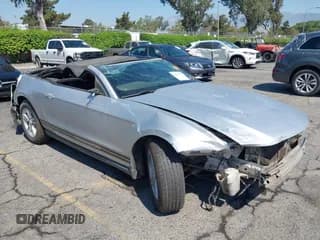 ✅ 2012 Ford Mustang V6 • VIN: 1ZVBP8EM3C5270519 • Лот: 42945761. Опубликован ранее на IAAI с пробегом 186 411 миль. Бесплатный доступ к архиву аукционных продаж из США и подробный отчёт об истории автомобиля на DreamBid. Изображение 1.