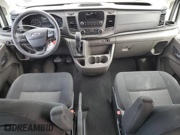 ✅ 2020 Ford Transit Passenger XL • VIN: 1FBAX2Y82LKA24237 • Lot: 68076885. Wystawiony na Copart z przebiegiem 123 866 mil. Bezpłatny archiwum sprzedaży aukcyjnych z USA i szczegółowy raport historii pojazdu na DreamBid. Zdjęcie 8.