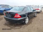 ✅ 2006 Mercedes-Benz C 230 Sport • VIN: WDBRF52H46A839415 • Lot: 42663452. Wystawiony na IAAI z przebiegiem 248 050 mil. Bezpłatny archiwum sprzedaży aukcyjnych z USA i szczegółowy raport historii pojazdu na DreamBid. Zdjęcie 4.