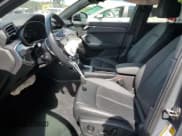 ✅ 2022 Audi Q3 Premium • VIN: WA1AUCF39N1048278 • Lot: 70220635. Wystawiony na Copart z przebiegiem 18 346 mil. Bezpłatny archiwum sprzedaży aukcyjnych z USA i szczegółowy raport historii pojazdu na DreamBid. Zdjęcie 7.