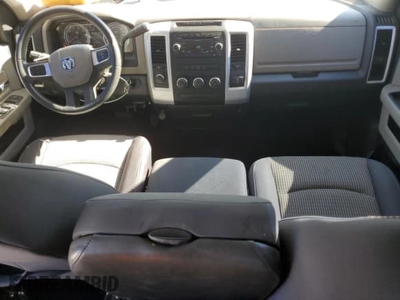 ✅ 2009 Dodge 1500 SLT • VIN: 1D3HV13P79S750037 • Lot: 83105414. Wystawiony na Copart z przebiegiem 177 063 mil. Bezpłatny archiwum sprzedaży aukcyjnych z USA i szczegółowy raport historii pojazdu na DreamBid. Zdjęcie 8.