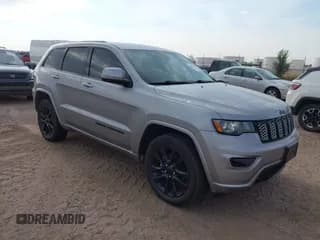 ✅ 2017 Jeep Grand Cherokee Laredo • VIN: 1C4RJFAGXHC892576 • Лот: 43054481. Опубликован ранее на IAAI с пробегом 74 031 миль. Бесплатный доступ к архиву аукционных продаж из США и подробный отчёт об истории автомобиля на DreamBid. Изображение 1.
