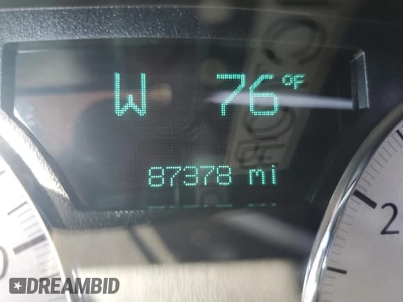 ✅ 2008 Chrysler 300 C Hemi • VIN: 2C3KA63H58H140485 • Лот: 81822565. Опубликован ранее на Copart с пробегом 87 378 миль. Бесплатный доступ к архиву аукционных продаж из США и подробный отчёт об истории автомобиля на DreamBid. Изображение 9.