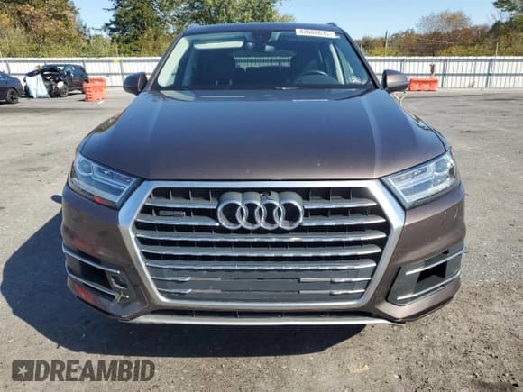 ✅ 2017 Audi Q7 Premium Plus • VIN: WA1LAAF72HD042723 • Lot: 82608635. Listed on Copart with 97,301 mi. Free auction sales archive from the USA and detailed vehicle history report at DreamBid. Image 5.