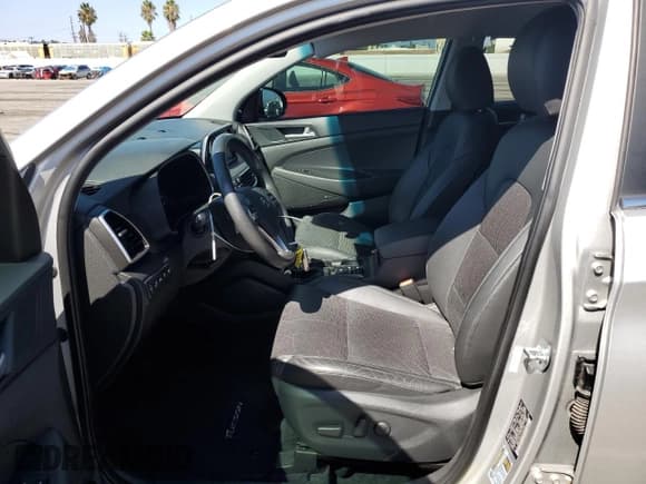 ✅ 2020 Hyundai Tucson SEL • VIN: KM8J33AL0LU197153 • Lot: 84070725. Listed on Copart with 24,768 mi. Free auction sales archive from the USA and detailed vehicle history report at DreamBid. Image 7.