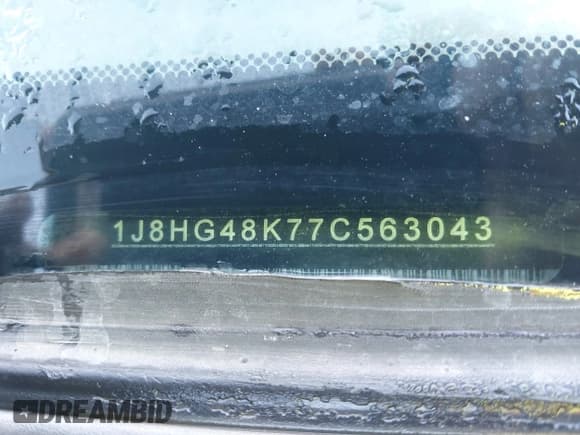 ✅ 2007 Jeep Commander Sport • VIN: 1J8HG48K77C563043 • Лот: 42645438. Опубликован ранее на IAAI с пробегом 260 779 миль. Бесплатный доступ к архиву аукционных продаж из США и подробный отчёт об истории автомобиля на DreamBid. Изображение 9.