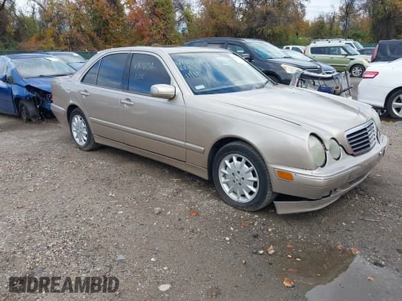 ✅ 2001 Mercedes-Benz E 320 • VIN: WDBJF65J11B327387 • Lot: 43616150. Listed on IAAI with 139,114 mi. Free auction sales archive from the USA and detailed vehicle history report at DreamBid. Image 1.