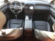 ✅ 2023 Hyundai Tucson Limited • VIN: KM8JECA11PU122766 • Lot: 75687984. Wystawiony na Copart z przebiegiem 15 521 mil. Bezpłatny archiwum sprzedaży aukcyjnych z USA i szczegółowy raport historii pojazdu na DreamBid. Zdjęcie 8.